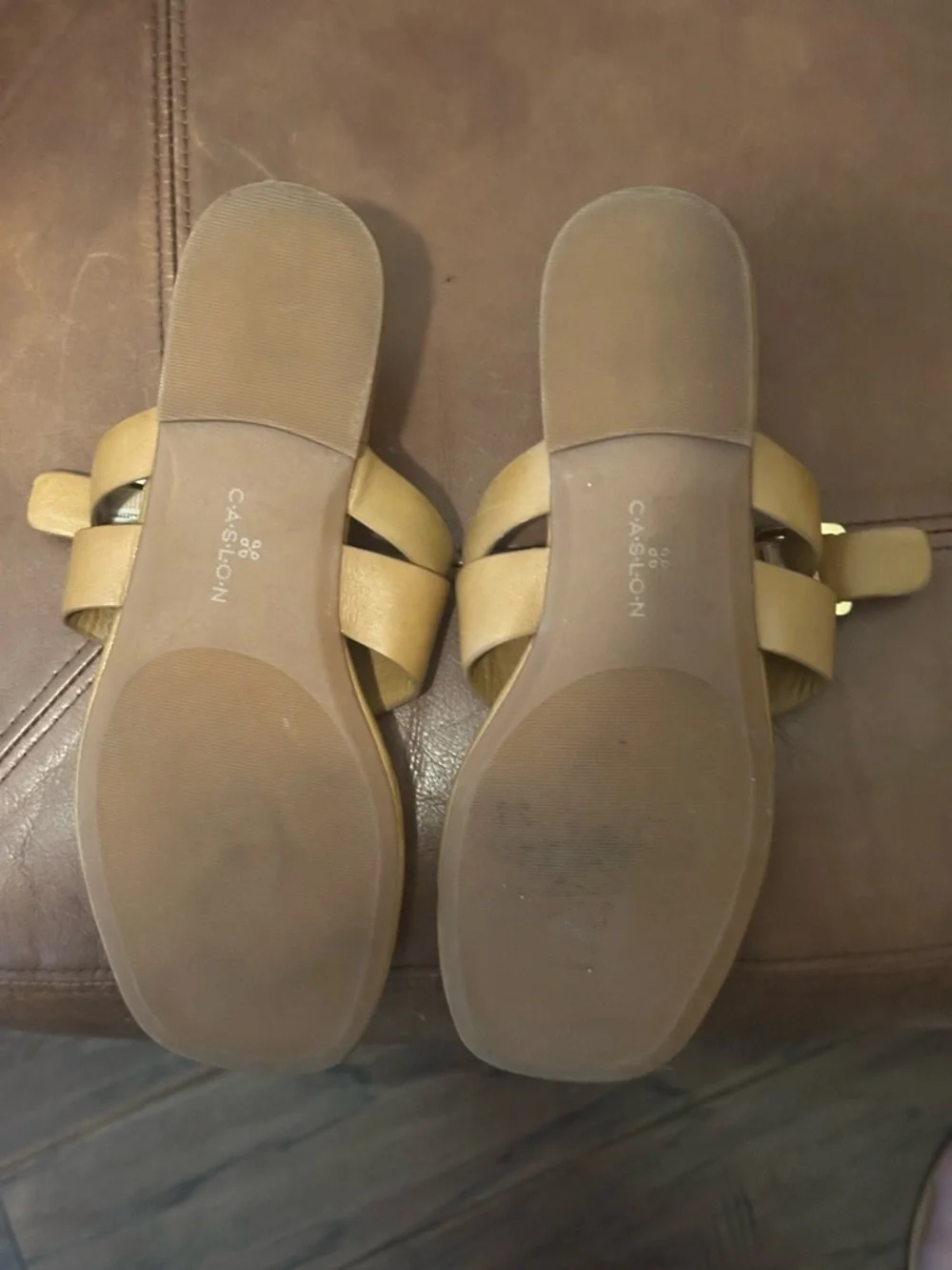 Caslon | Tan Buckle Toe-Post Sandals - Women’s 9 - Picture 6 of 11